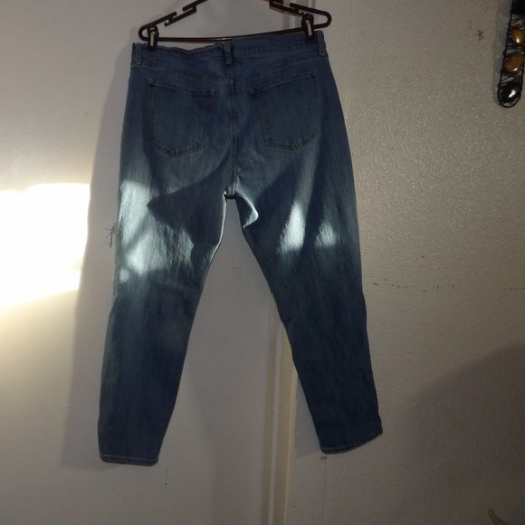 Old Navy Boyfriend MidRise Distressed Patches Skinny Jeans Sz 14 - Picture 6 of 9